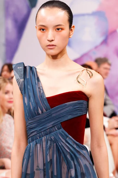 Look 84